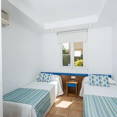 Villa Amarillas Cala Santandria (Menorca)